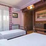 In With Sauna Pula