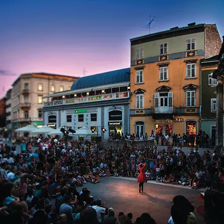 Дом отдыха Beautiful In With Sauna *