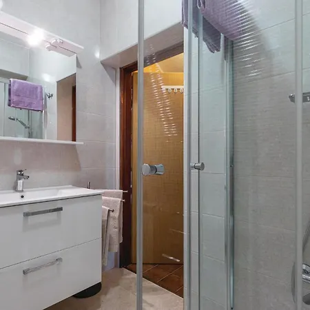 Дом отдыха Beautiful In With Sauna Пула