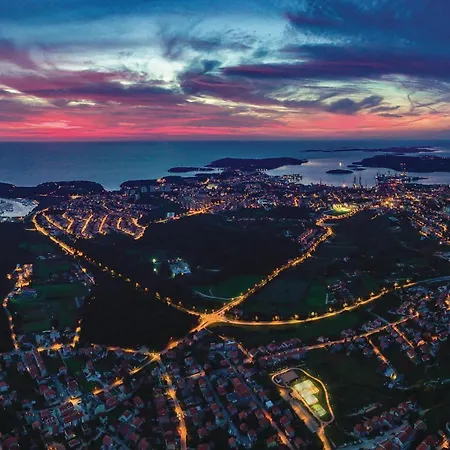 Дом отдыха Beautiful In With Sauna