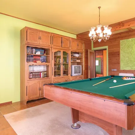 Beautiful In With Sauna Pula