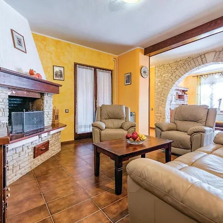 Beautiful In With Sauna Holiday home Pula