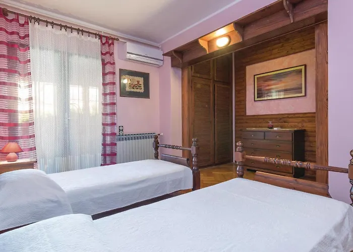 Beautiful In With Sauna Pula