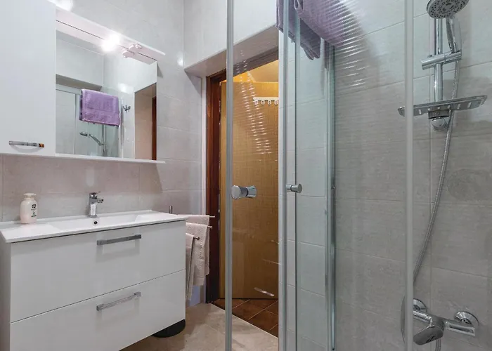 Holiday home Beautiful In With Sauna Pula