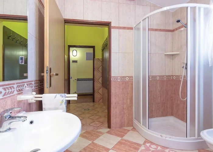 Holiday home Beautiful In With Sauna Pula