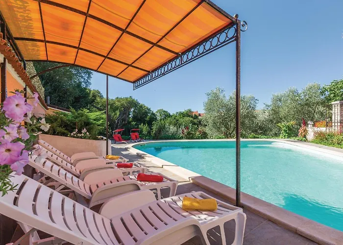 Beautiful In With Sauna Pula