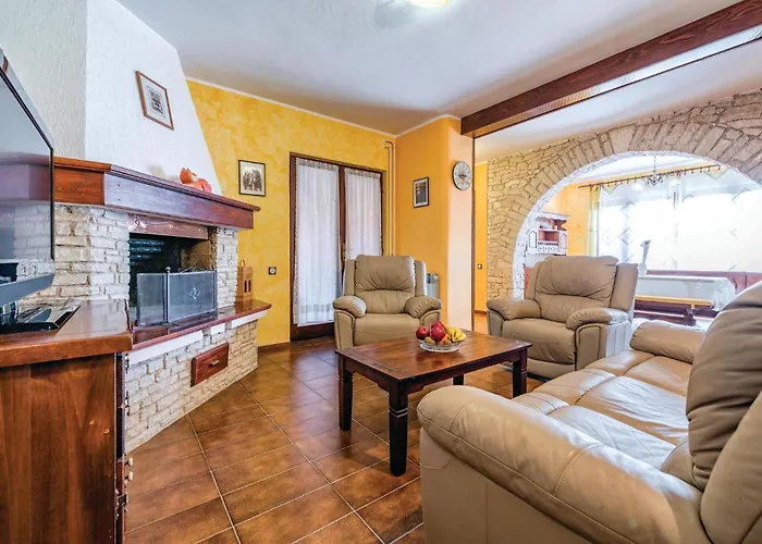 Beautiful In With Sauna Holiday home Pula