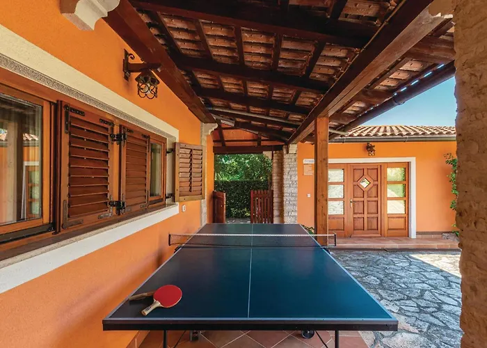 Holiday home Beautiful In With Sauna Pula